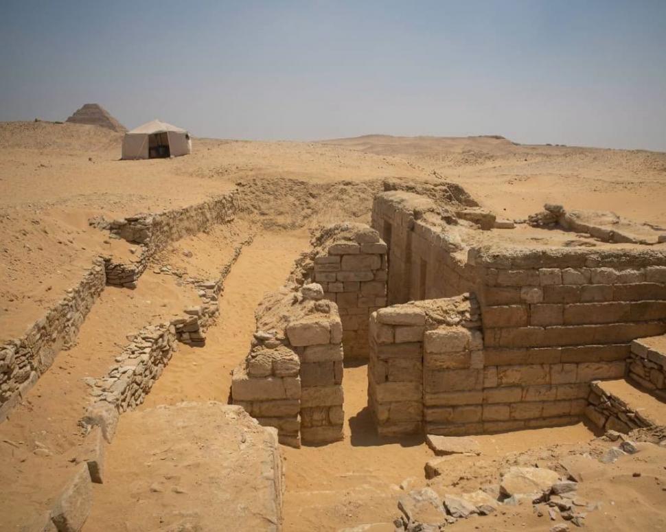 Descoperire arheologică rară din Egiptul Antic: O mastaba veche de 4.400 de ani, care are culorile intacte, a fost găsită în Saqqara 1100214