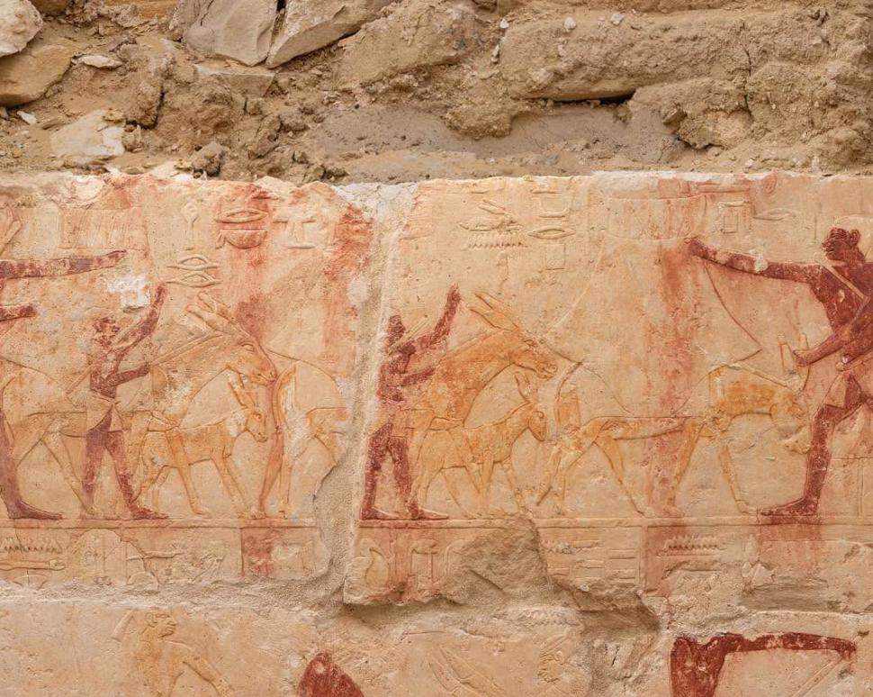 Descoperire arheologică rară din Egiptul Antic: O mastaba veche de 4.400 de ani, care are culorile intacte, a fost găsită în Saqqara 1100216