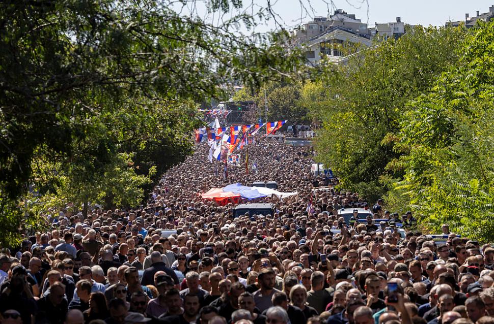 UE condamnă funeraliile lui Ratko Mladic cu onoruri militare: "Imaginile sunt șocante. Contrazic valorile pentru drumul Serbiei în UE" 1100126