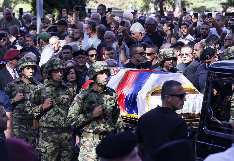 UE condamnă funeraliile lui Ratko Mladic cu onoruri militare: "Imaginile sunt șocante. Contrazic valorile pentru drumul Serbiei în UE" 1100136