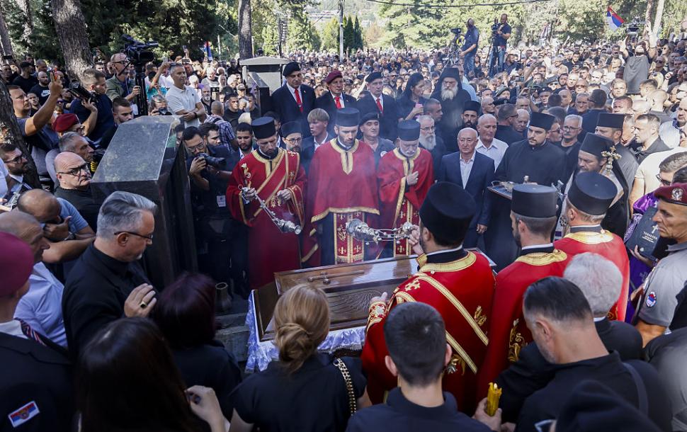 UE condamnă funeraliile lui Ratko Mladic cu onoruri militare: "Imaginile sunt șocante. Contrazic valorile pentru drumul Serbiei în UE" 1100139