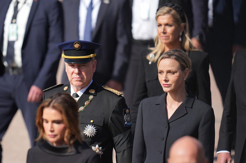 VIDEO Norvegienii își iau rămas bun de la regele Harald, "bunicul" națiunii. Securitate sporită la Oslo. Cine participă la ceremonii 1100464