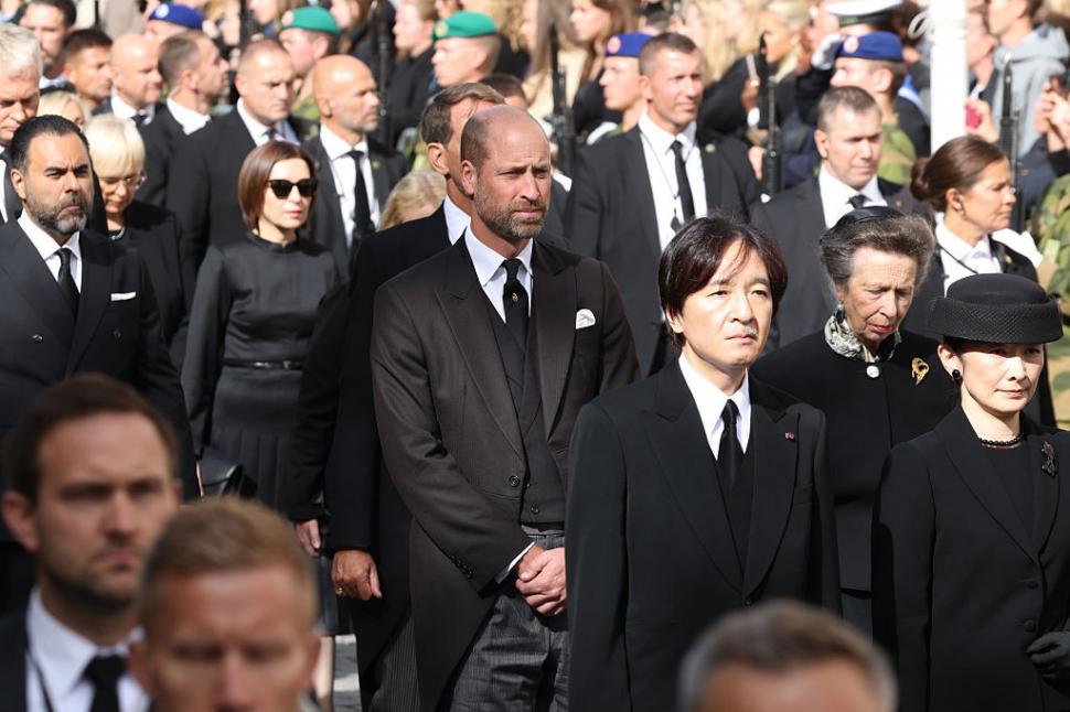 VIDEO Norvegienii își iau rămas bun de la regele Harald, "bunicul" națiunii. Securitate sporită la Oslo. Cine participă la ceremonii 1100468
