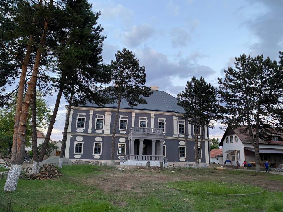 Un castel din România a fost restaurat, iar acum e deschis pentru turiști. Cum arată domeniul Bánffy din Nuşfalău și clădirea renovată 1100399