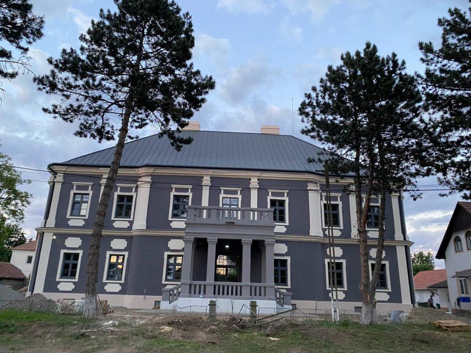 Un castel din România a fost restaurat, iar acum e deschis pentru turiști. Cum arată domeniul Bánffy din Nuşfalău și clădirea renovată 1100400