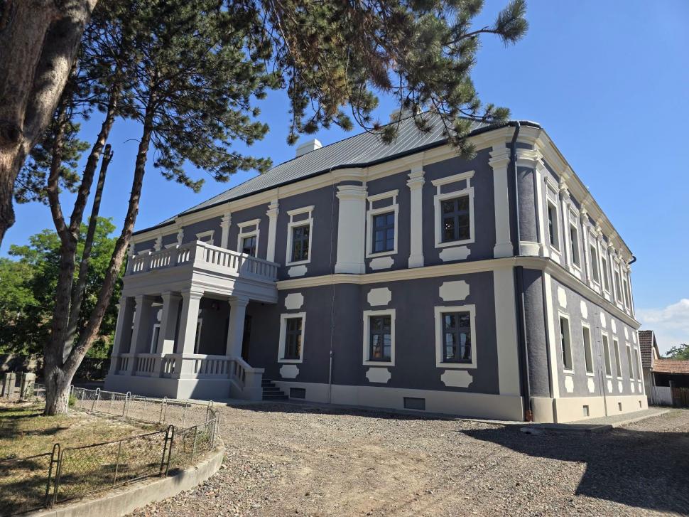 Un castel din România a fost restaurat, iar acum e deschis pentru turiști. Cum arată domeniul Bánffy din Nuşfalău și clădirea renovată 1100401