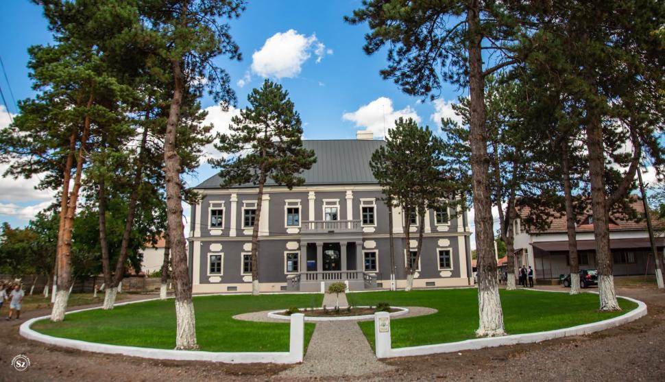 Un castel din România a fost restaurat, iar acum e deschis pentru turiști. Cum arată domeniul Bánffy din Nuşfalău și clădirea renovată 1100402