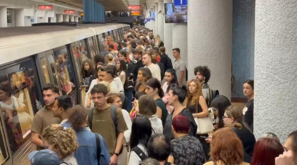 Haos la metrou. Circulația a fost dată peste cap după ce o femeie ar fi încercat să se sinucidă în stația Ștefan cel Mare 1100645