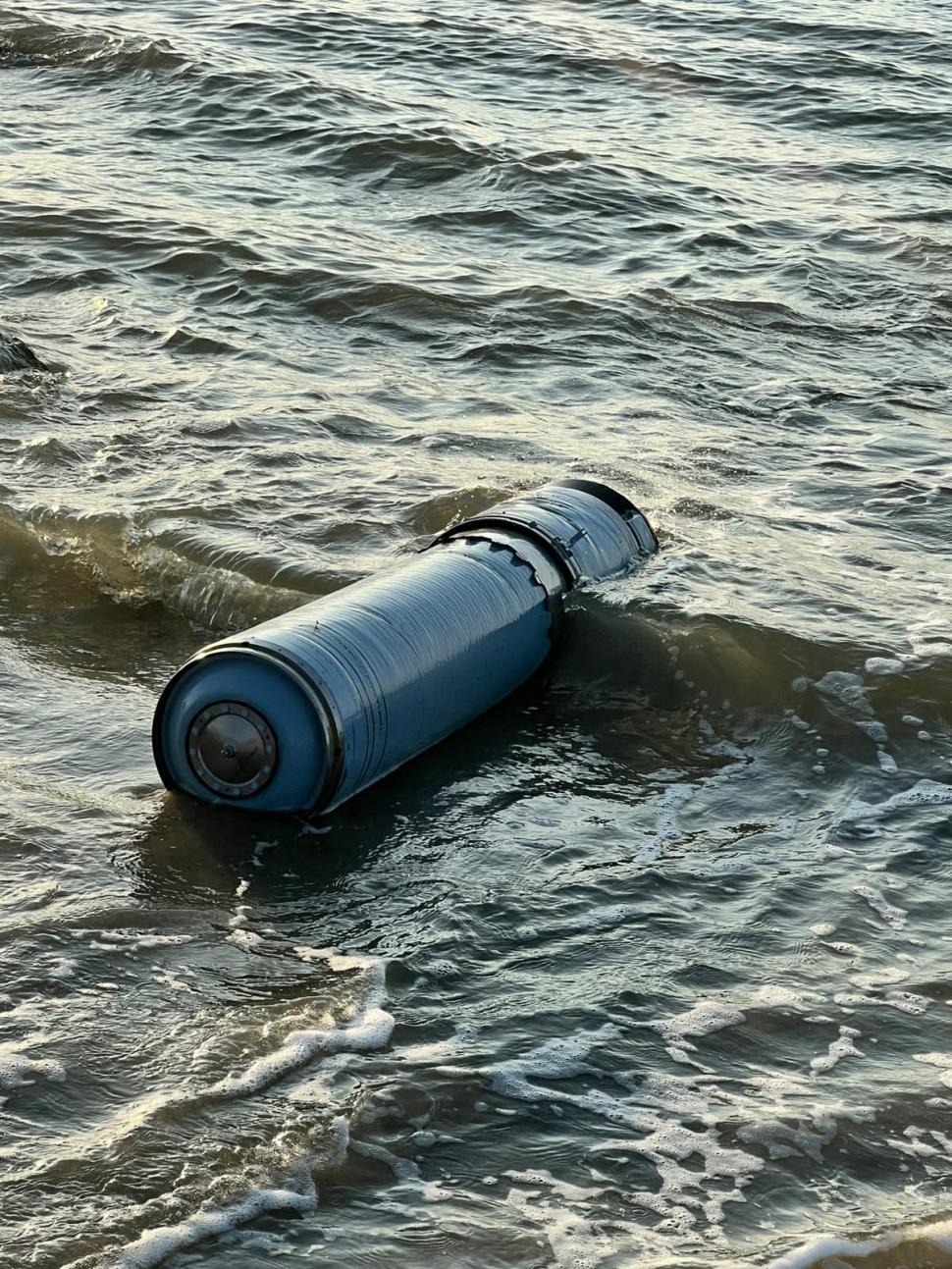 Bucăți de drone, unele cu explozibil, găsite în Constanța și Tulcea. Garda de Coastă a recuperat fragmente din Marea Neagră 1101376