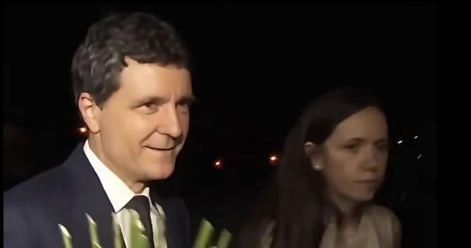 Alexandru Nazare s-a căsătorit. La nuntă au participat și președintele Nicușor Dan și Mirabela Grădinaru. Imagini de la petrecere 1101530
