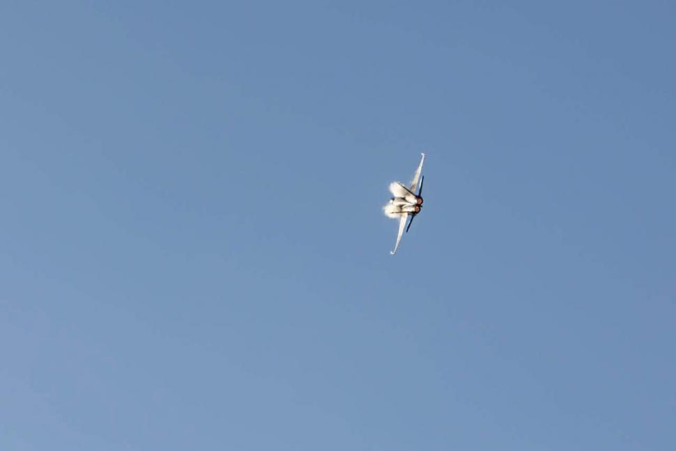 Nicușor Dan, în haină de camuflaj, la o bază aeriană NATO din Finlanda. „România își dorește să aprofundeze această cooperare” 1101716