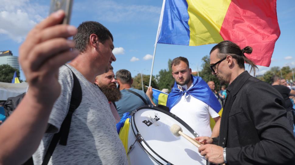 Imagini care nu s-au văzut la TV de la bătaia din Piața Victoriei. Cine a venit, de fapt, în locul oierilor 1102244