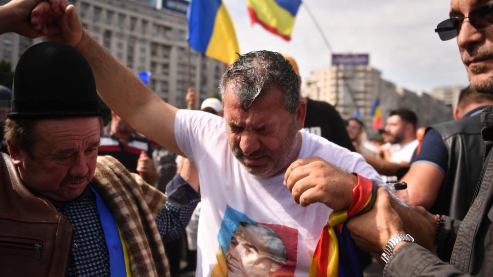Imagini care nu s-au văzut la TV de la bătaia din Piața Victoriei. Cine a venit, de fapt, în locul oierilor 1102252