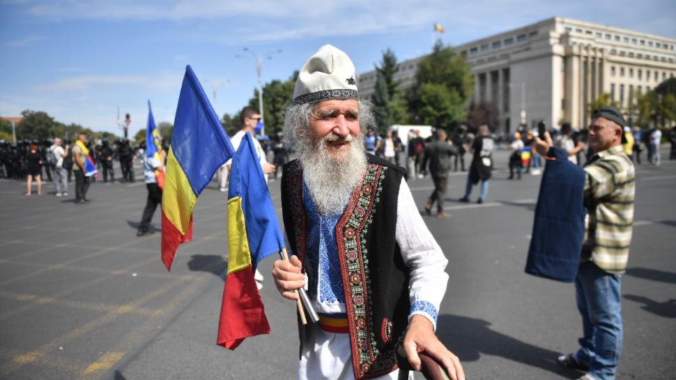 Imagini care nu s-au văzut la TV de la bătaia din Piața Victoriei. Cine a venit, de fapt, în locul oierilor 1102253