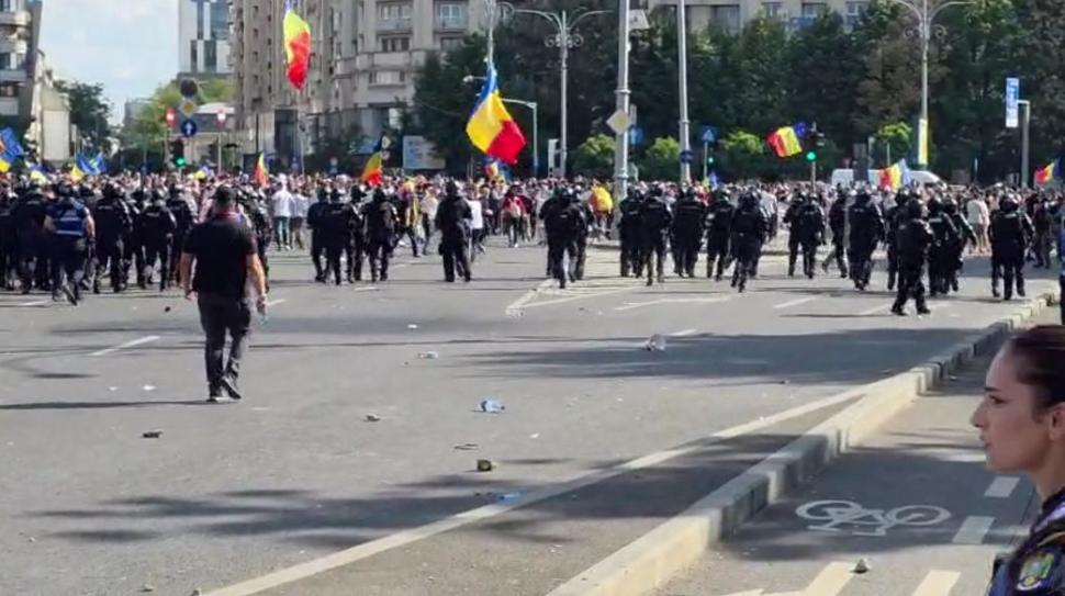 Imagini care nu s-au văzut la TV de la bătaia din Piața Victoriei. Cine a venit, de fapt, în locul oierilor 1102263