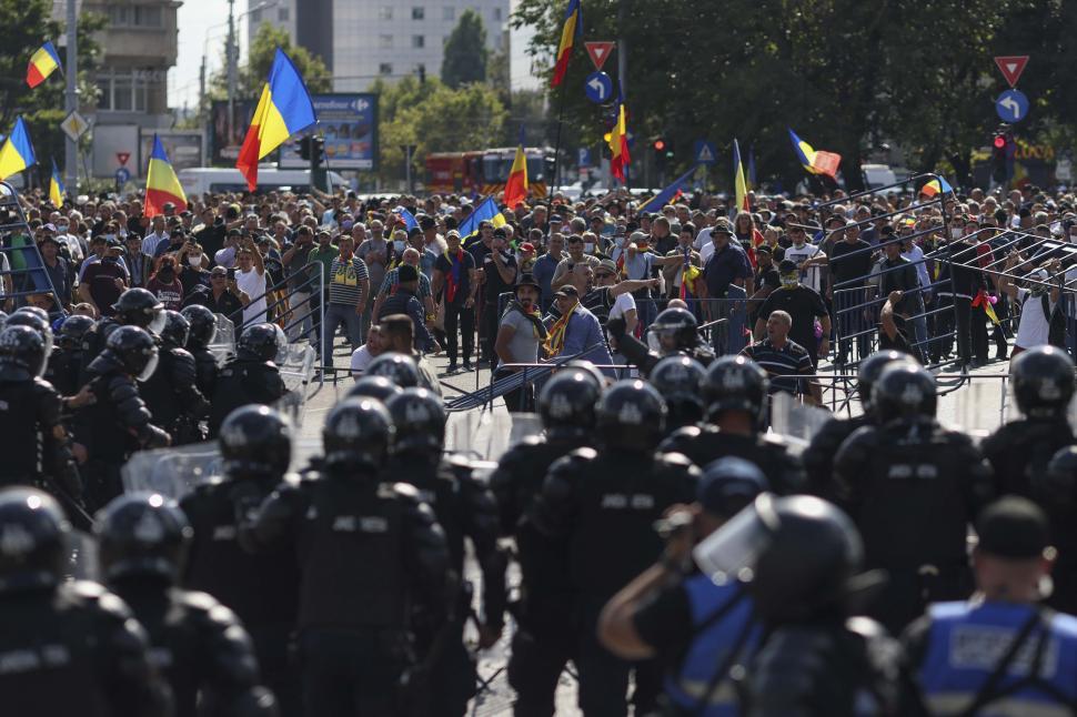Imagini care nu s-au văzut la TV de la bătaia din Piața Victoriei. Cine a venit, de fapt, în locul oierilor 1102270