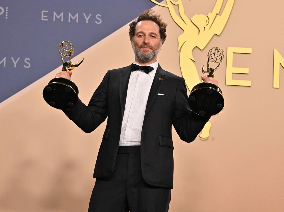 Matthew Rhys a intrat în istorie, după ce a câștigat două Premii Emmy pentru rol principal, în aceeași seară. Lista laureaţilor 1101920