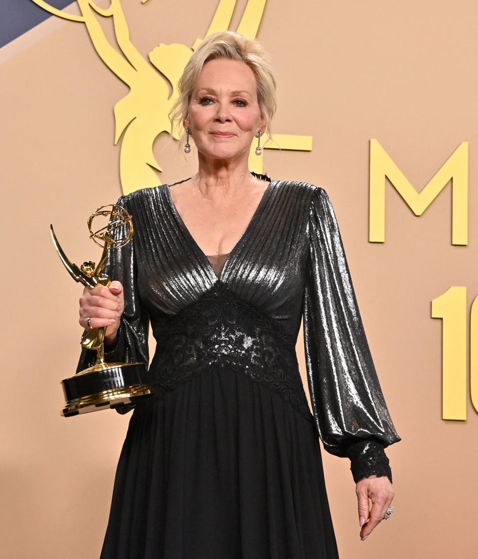 Matthew Rhys a intrat în istorie, după ce a câștigat două Premii Emmy pentru rol principal, în aceeași seară. Lista laureaţilor 1101924