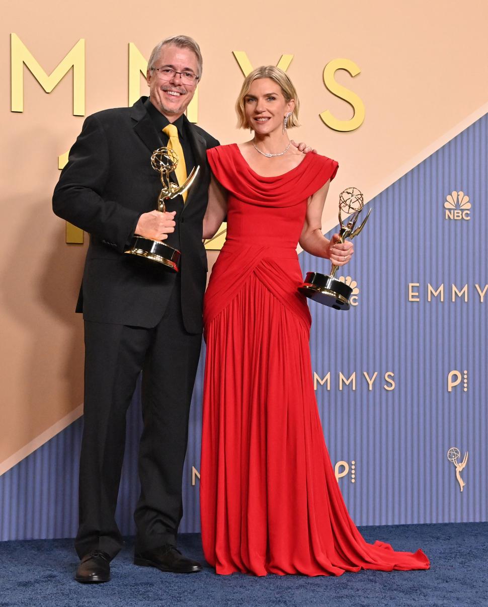 Matthew Rhys a intrat în istorie, după ce a câștigat două Premii Emmy pentru rol principal, în aceeași seară. Lista laureaţilor 1101927