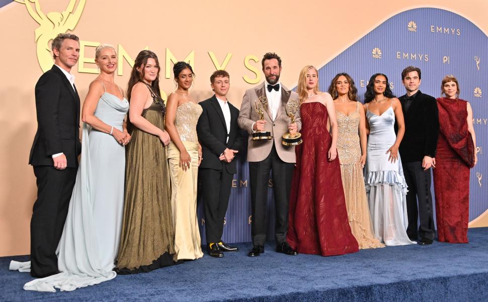 Matthew Rhys a intrat în istorie, după ce a câștigat două Premii Emmy pentru rol principal, în aceeași seară. Lista laureaţilor 1101944