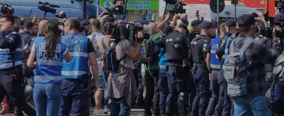 Noi violențe la protestul fermierilor. Suveraniști infiltrați au aruncat cu sticle și pietre în jandarmi. Mesajele lui George Simion 1102030