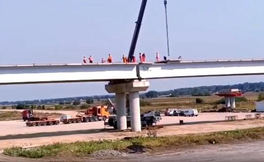 Imagini de pe şantierul Autostrăzii A7, tronsonul Bacău–Pașcani. Directorul CNAIR: "Circulația va fi deschisă pe cel puțin încă 49 km" 1102604