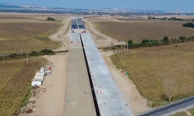 Imagini de pe şantierul Autostrăzii A7, tronsonul Bacău–Pașcani. Directorul CNAIR: "Circulația va fi deschisă pe cel puțin încă 49 km" 1102605