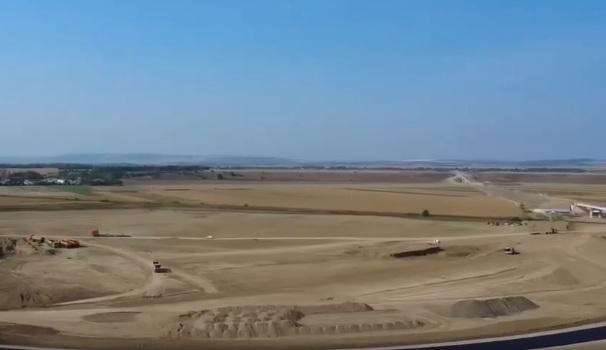 Imagini de pe şantierul Autostrăzii A7, tronsonul Bacău–Pașcani. Directorul CNAIR: "Circulația va fi deschisă pe cel puțin încă 49 km" 1102606