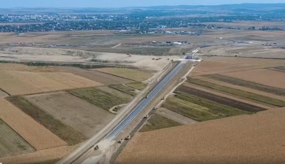 Imagini de pe şantierul Autostrăzii A7, tronsonul Bacău–Pașcani. Directorul CNAIR: "Circulația va fi deschisă pe cel puțin încă 49 km" 1102607