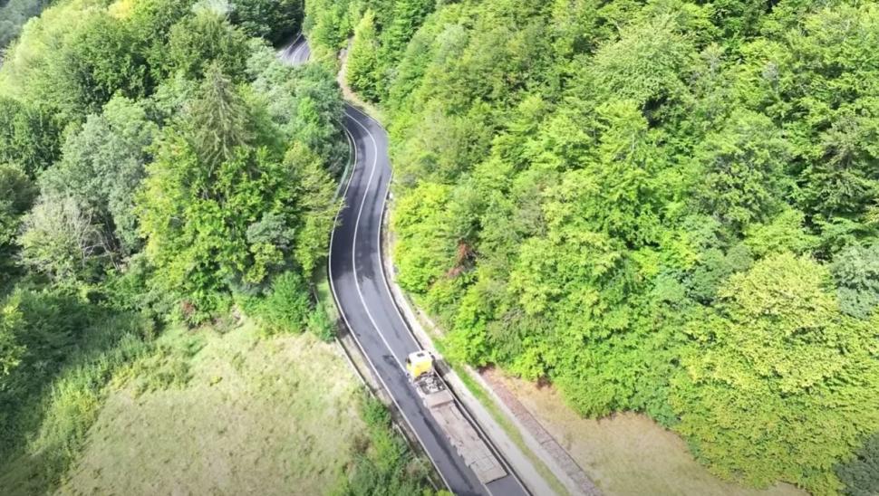 Lucrările pentru un trafic mai sigur de pe DN10, între Siriu şi Covasna, s-au încheiat. Imagini cu investiţia de 8.8 milioane lei 1102499