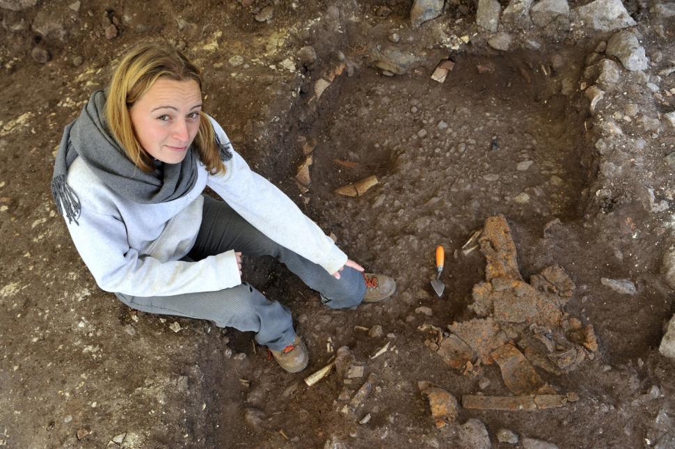 Arheologii au descoperit cea mai mare „fabrică de bani” din lumea antică: Atelierul uriaș unde galii băteau monede de aur și argint 1102578