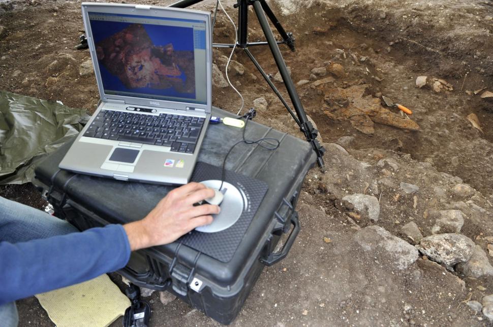 Arheologii au descoperit cea mai mare „fabrică de bani” din lumea antică: Atelierul uriaș unde galii băteau monede de aur și argint 1102579