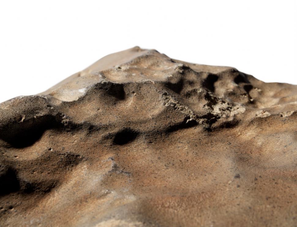 În 2023, un vânător a găsit o piatră ciudată în deșertul Sahara: Era o shergottită de pe Marte. Meteoritul s-a vândut cu milioane de $ 1102864