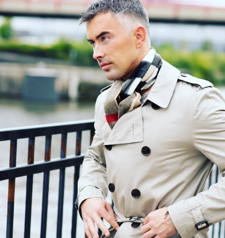 O milionară a cumpărat o casă de 16.000.000 dolari pentru iubitul escortă masculină. Acesta i-a furat apoi toți banii 1102919