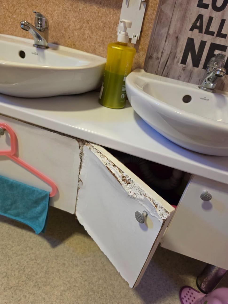 ANPC a dat amenzi de peste 750.000 de euro după 4 zile de controale în magazine şi la firme din HoReCa. Ce nereguli s-au găsit  1103338