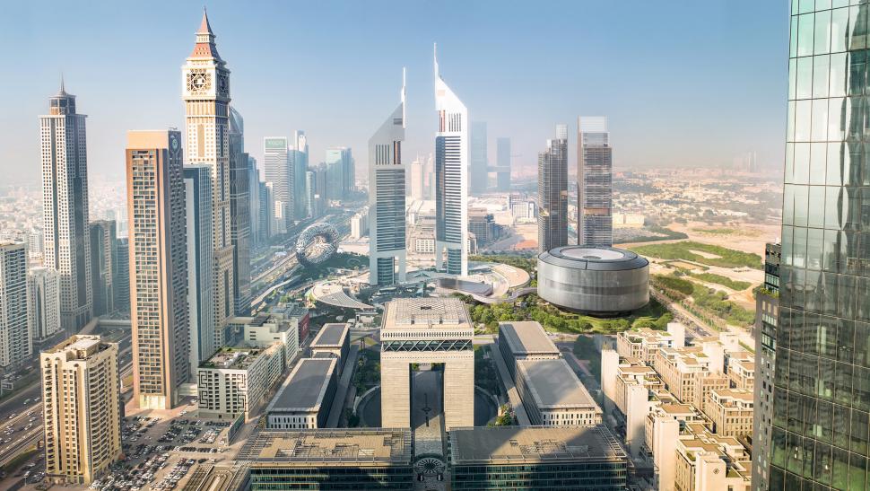 O nouă clădire cu arhitectură atipică apare în Dubai, lângă Muzeul Viitorului: Are formă de cerc, un atrium uriaș și grădini suspendate 1103173