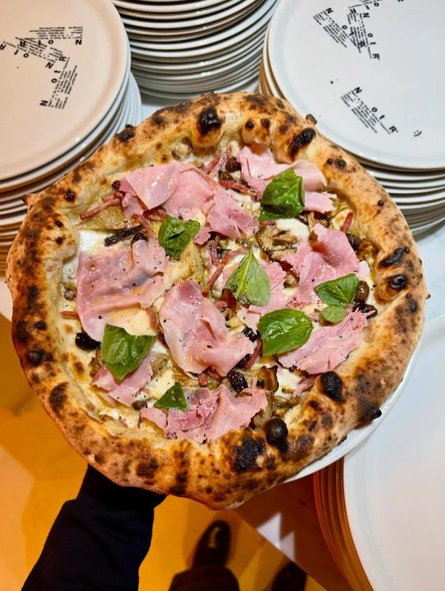 Cea mai bună pizzerie din lume se află la Londra, iar meniul costă 75 de euro. Sute de oameni sunt înscrişi pe lista de aşteptare 1102785