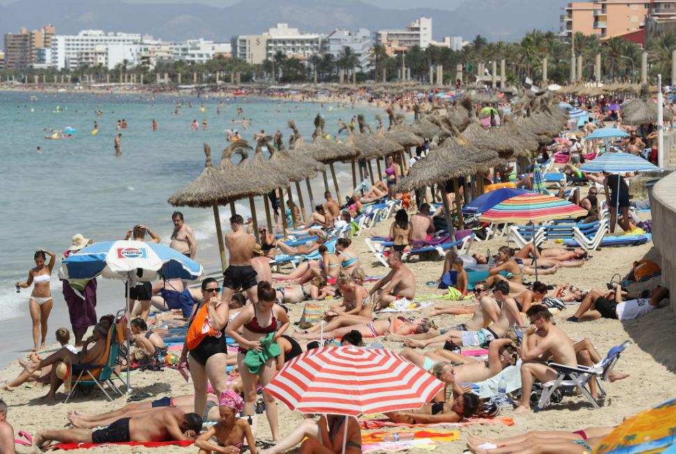 Spaniolii din Mallorca s-au săturat de turiștii britanici bețivi și fac acum tot posibilul ca să atragă americani bogați și cuminți 1102294