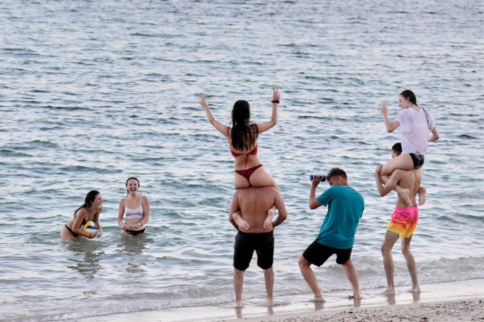Spaniolii din Mallorca s-au săturat de turiștii britanici bețivi și fac acum tot posibilul ca să atragă americani bogați și cuminți 1102295