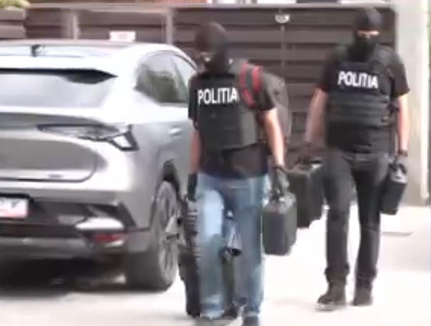 Ce au descoperit anchetatorii în mașina lui Călin Georgescu 1103683