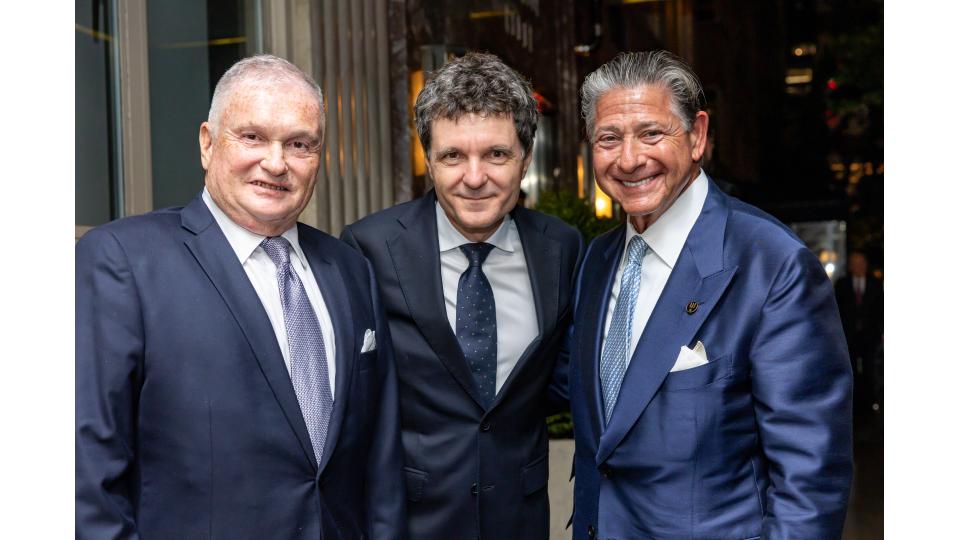 Nicușor Dan s-a întâlnit cu foşti ambasadori ai SUA, la New York: „Le-am mulţumit pentru contribuţia lor la promovarea României” 1103733