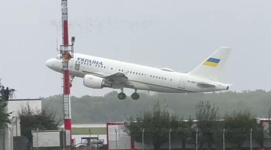 Volodimir Zelenski a venit în Suceava pentru a pleca la New York, de teama unui nou atac cu drone 1103804