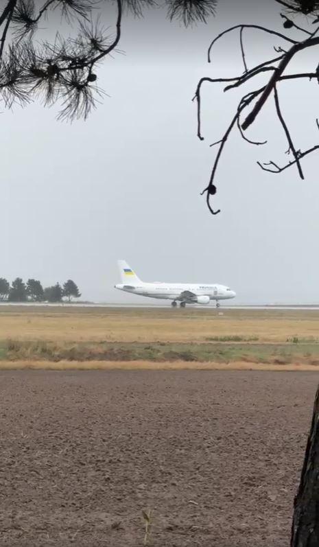 Volodimir Zelenski a venit în Suceava pentru a pleca la New York, de teama unui nou atac cu drone 1103809