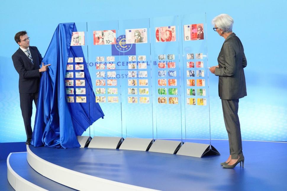 Ce vor europenii să apară pe viitoarele bancnote euro: berze sau Beethoven? Aproape 10 milioane de oameni au votat 1104435