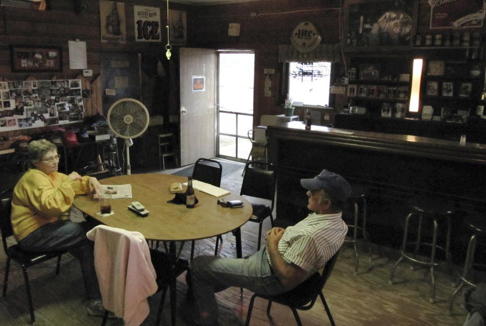 Bine ați venit în Monowi, Nebraska: populație 1. Elsie este, în același timp, primăriță, barmaniță și secretară și are 92 de ani 1104780