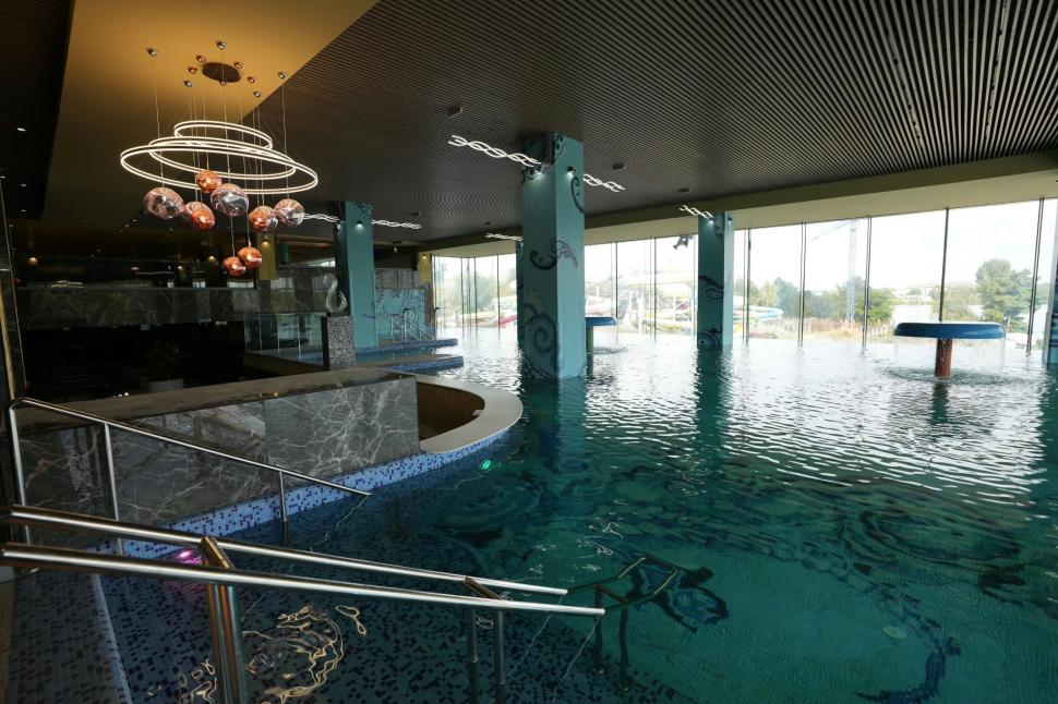 Se deschide Complexul Acvatic din Parcul Pantelimon în luna octombrie. Are piscine, SPA și patinoar pe terasă 1104682
