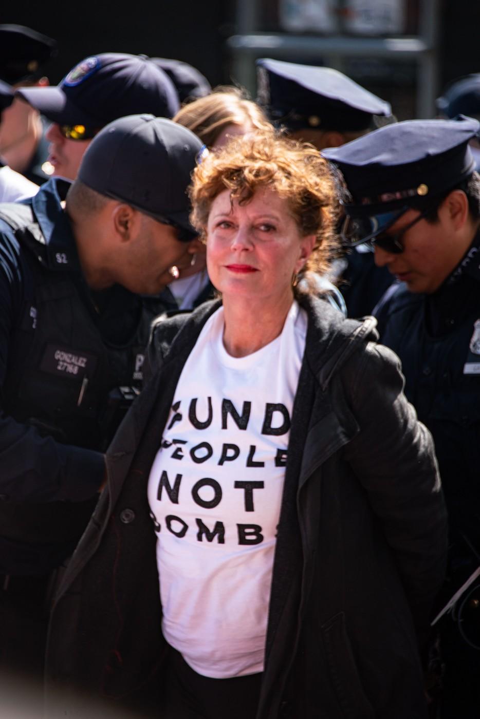 Susan Sarandon și alte celebrități au fost arestate în New York, la un protest anti-Netanyahu: „Bibi” a stârnit revoltă și în sala ONU 1105216