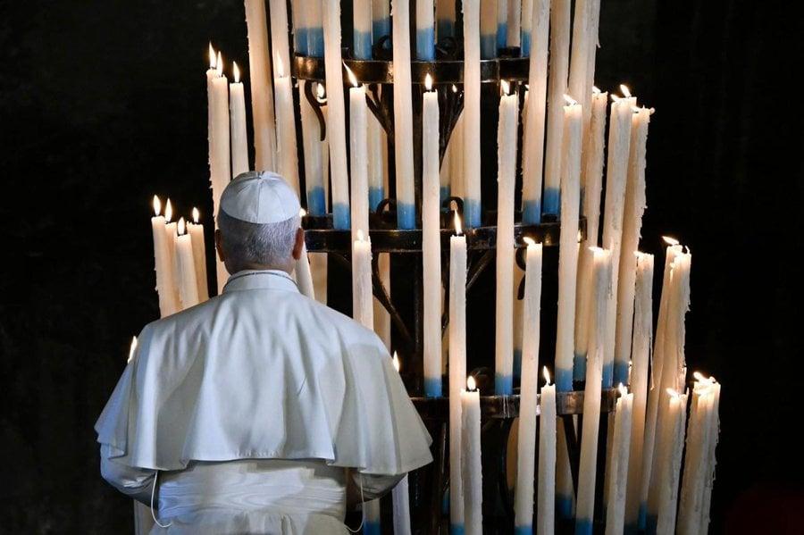 Papa Leon s-a rugat în Grota de la Lourdes pentru ca Franţa să aibă "lideri înţelepţi şi generoşi" 1105556