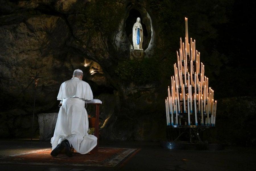 Papa Leon s-a rugat în Grota de la Lourdes pentru ca Franţa să aibă "lideri înţelepţi şi generoşi" 1105557