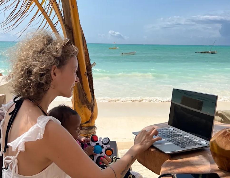 O femeie a vândut tot ca să se mute în Zanzibar, iar după 2 ani a aflat cum este, de fapt, să trăiești acolo  1105864